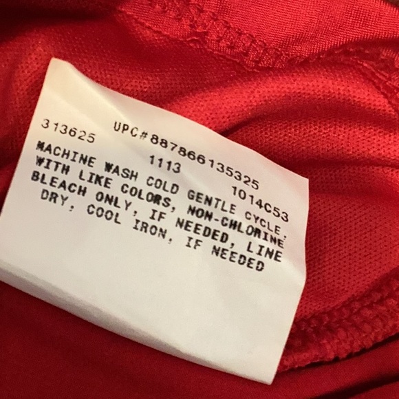 Back Accent Red Blouse - Picture 5 of 6